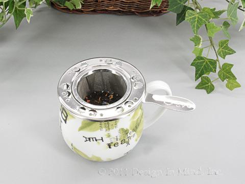 Infuser strainer with handle