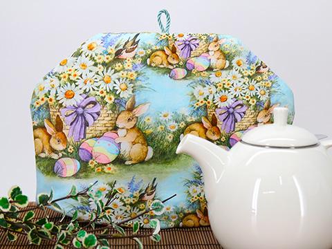 Our tea cozy keeps tea hot and <u>fresh</u> up to 3 hours!